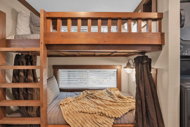 255 Waters Edge Way, Tracy City, TN 37387