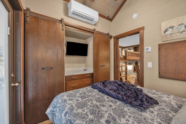 255 Waters Edge Way, Tracy City, TN 37387