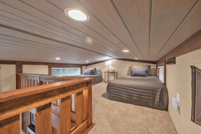 255 Waters Edge Way, Tracy City, TN 37387