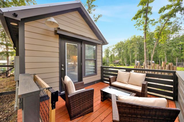 255 Waters Edge Way, Tracy City, TN 37387