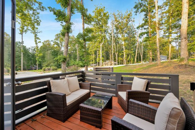 255 Waters Edge Way, Tracy City, TN 37387