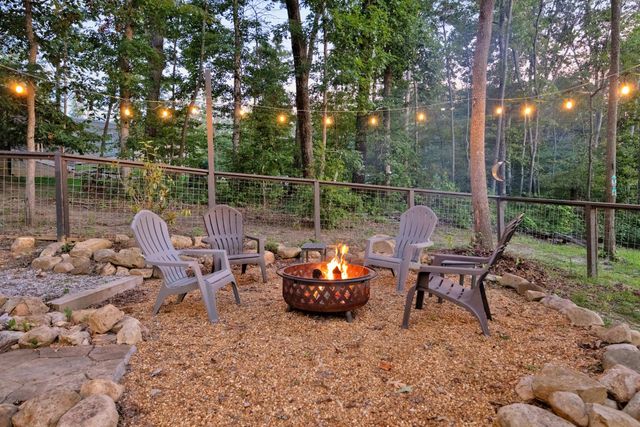 255 Waters Edge Way, Tracy City, TN 37387