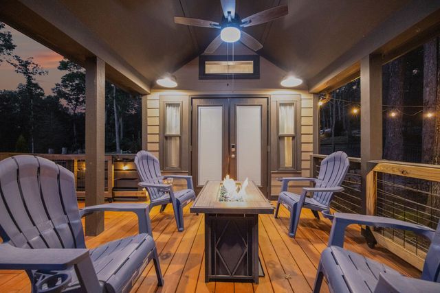 255 Waters Edge Way, Tracy City, TN 37387