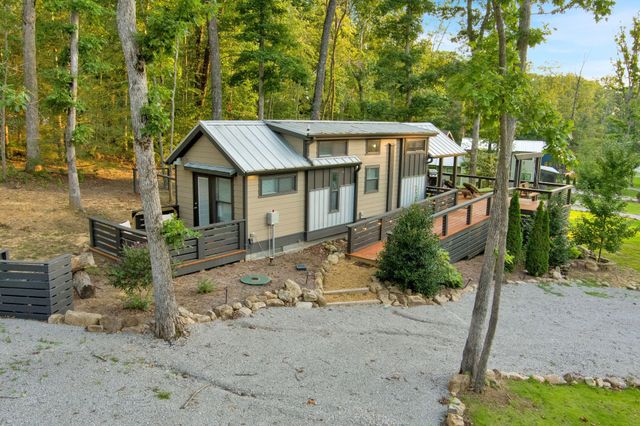 255 Waters Edge Way, Tracy City, TN 37387