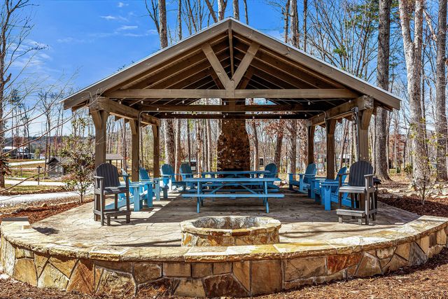 255 Waters Edge Way, Tracy City, TN 37387