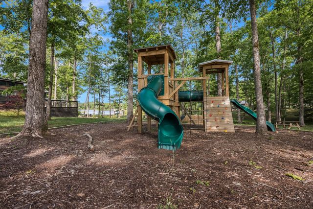 255 Waters Edge Way, Tracy City, TN 37387