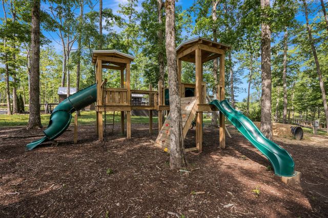 255 Waters Edge Way, Tracy City, TN 37387