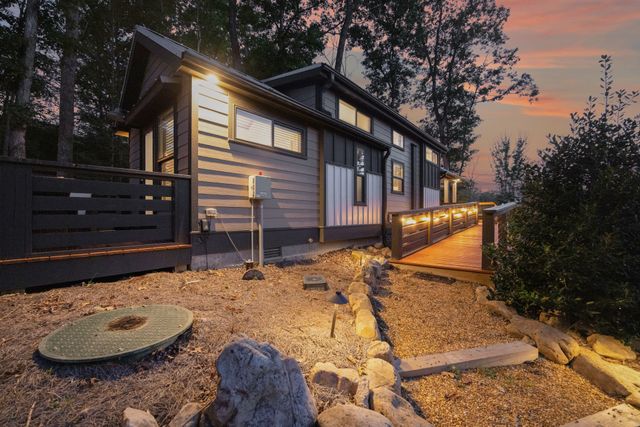 255 Waters Edge Way, Tracy City, TN 37387