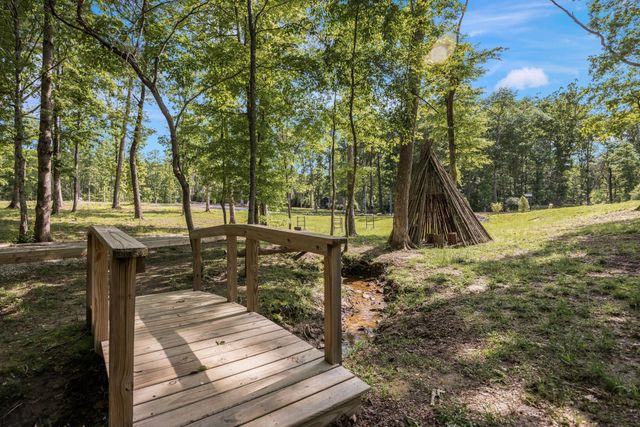 255 Waters Edge Way, Tracy City, TN 37387