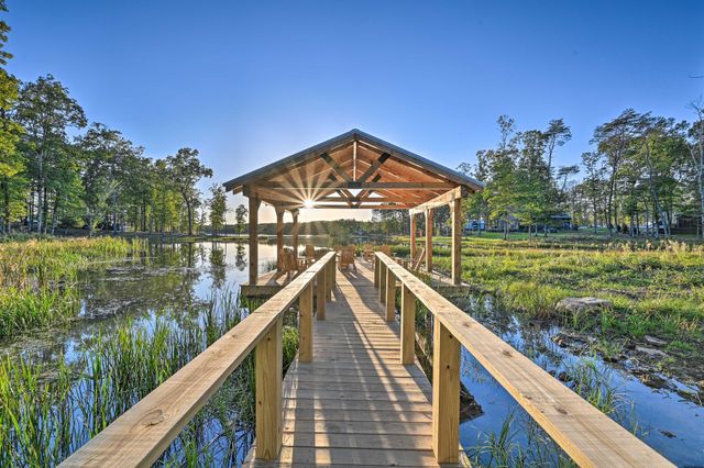 255 Waters Edge Way, Tracy City, TN 37387