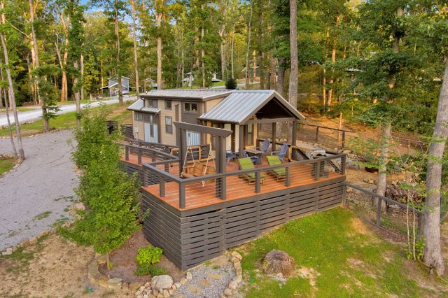 255 Waters Edge Way, Tracy City, TN 37387