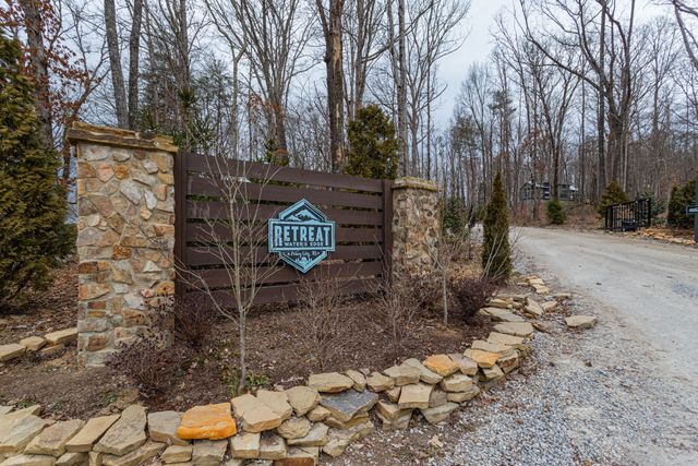 255 Waters Edge Way, Tracy City, TN 37387