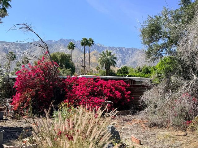 2290 N Milben Circle, Palm Springs, CA 92262
