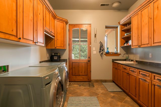 112 SEDILLO CANYON Road, Tijeras, NM 87059