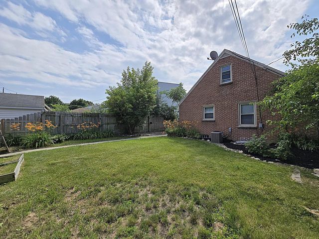 3334 N 92nd STREET, Milwaukee, WI 53222