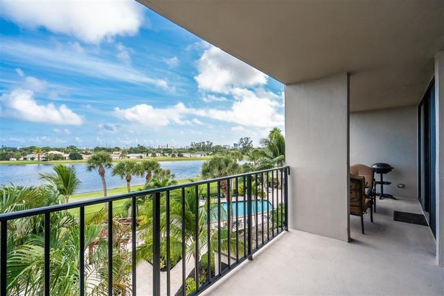 1830 Embassy Drive 409, West Palm Beach, FL 33401