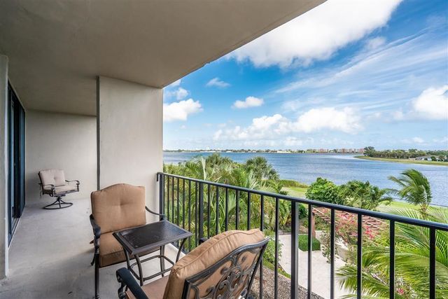 1830 Embassy Drive 409, West Palm Beach, FL 33401