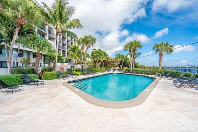 1830 Embassy Drive 409, West Palm Beach, FL 33401