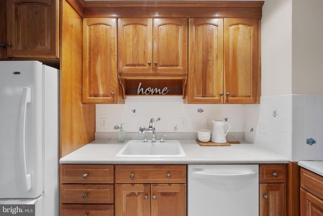 2610 DEAN DR, Wilmington, DE 19808