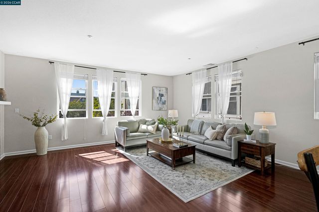 2081 Tsushima St, Hercules, CA 94547