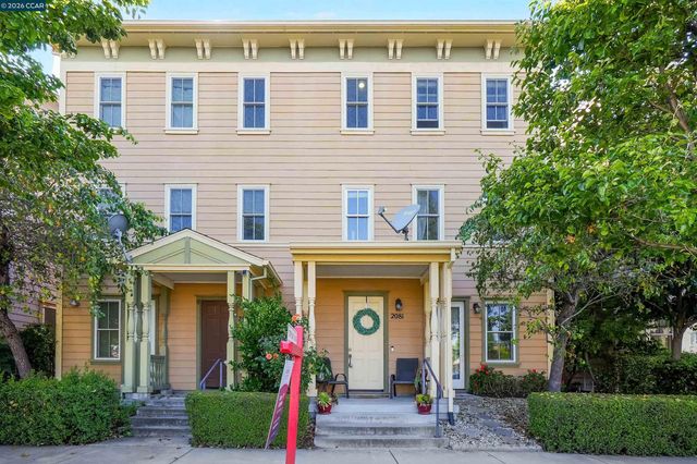 2081 Tsushima St, Hercules, CA 94547
