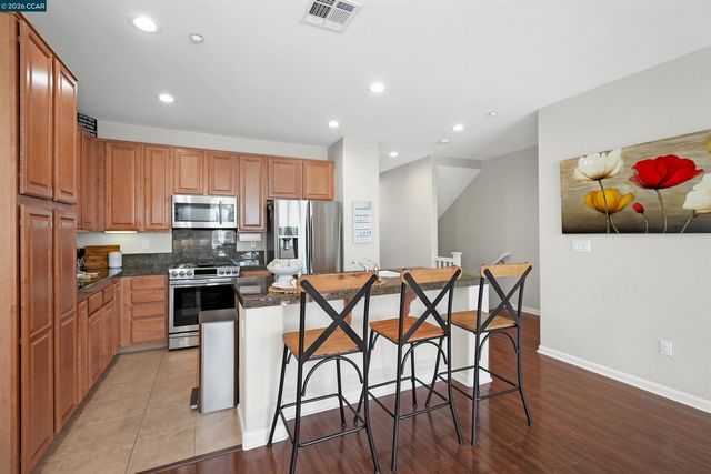 2081 Tsushima St, Hercules, CA 94547