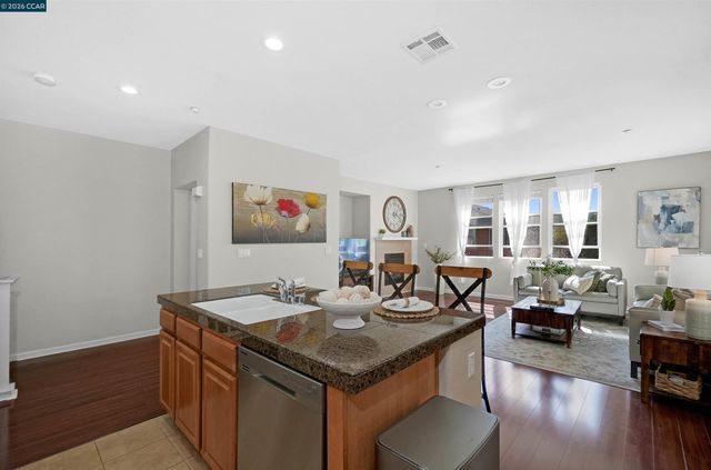 2081 Tsushima St, Hercules, CA 94547
