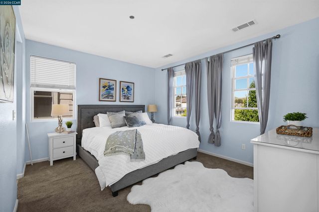 2081 Tsushima St, Hercules, CA 94547