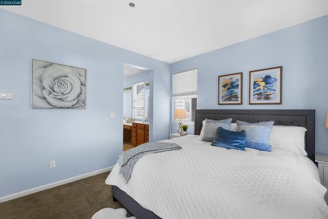 2081 Tsushima St, Hercules, CA 94547