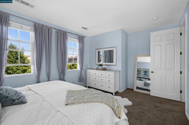 2081 Tsushima St, Hercules, CA 94547