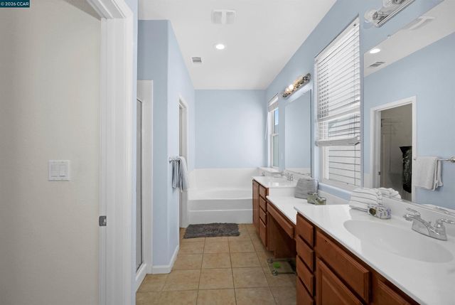 2081 Tsushima St, Hercules, CA 94547