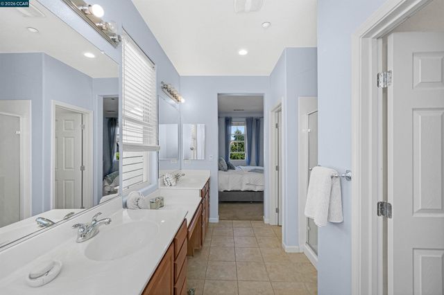 2081 Tsushima St, Hercules, CA 94547