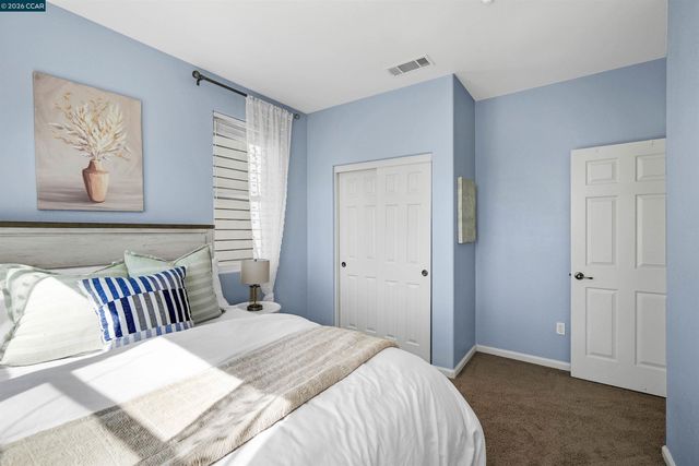 2081 Tsushima St, Hercules, CA 94547