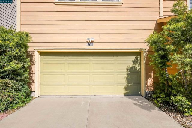 2081 Tsushima St, Hercules, CA 94547