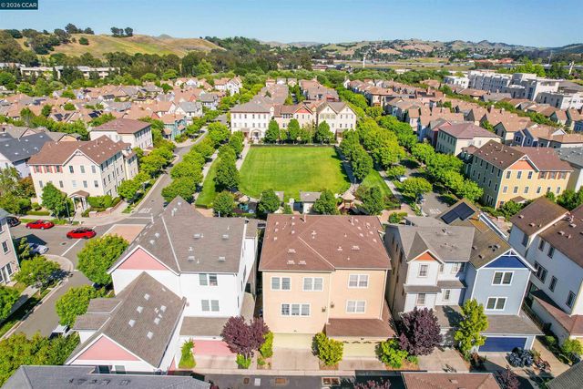 2081 Tsushima St, Hercules, CA 94547
