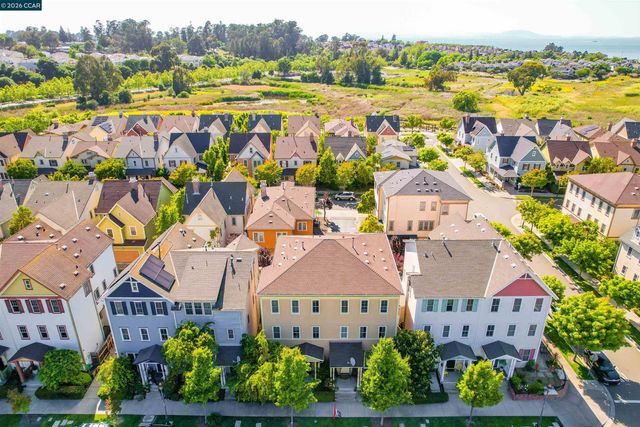 2081 Tsushima St, Hercules, CA 94547