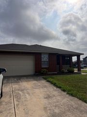 1034 W South ST, Leander, TX 78641