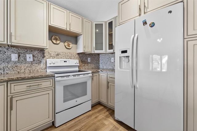 14345 SW 172nd Ln, Miami, FL 33177