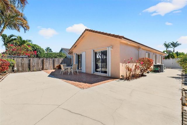 14345 SW 172nd Ln, Miami, FL 33177