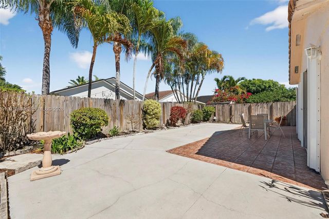 14345 SW 172nd Ln, Miami, FL 33177