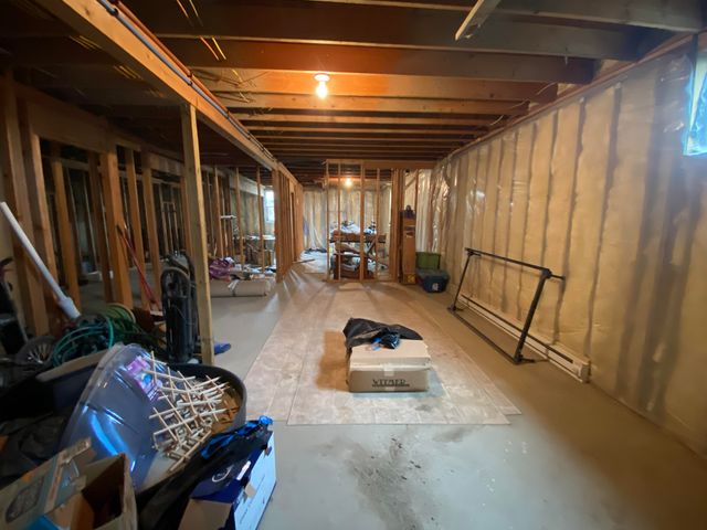 406 5th Ave SW, Surrey, ND 58785