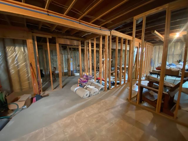 406 5th Ave SW, Surrey, ND 58785