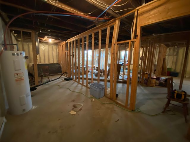 406 5th Ave SW, Surrey, ND 58785