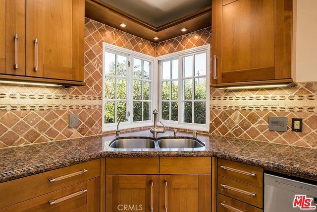 1212 San Vicente, Santa Monica, CA 90402