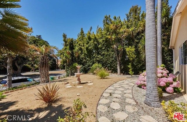 1212 San Vicente, Santa Monica, CA 90402