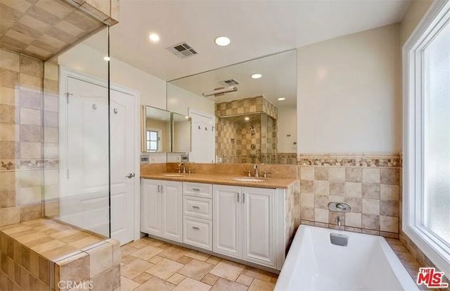 1212 San Vicente, Santa Monica, CA 90402
