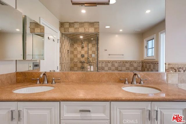 1212 San Vicente, Santa Monica, CA 90402