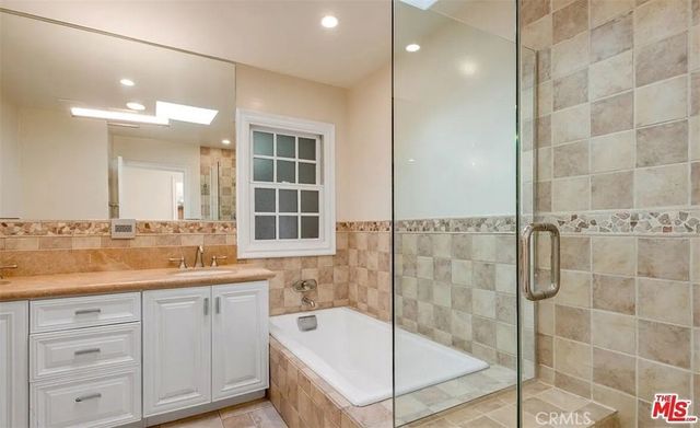 1212 San Vicente, Santa Monica, CA 90402