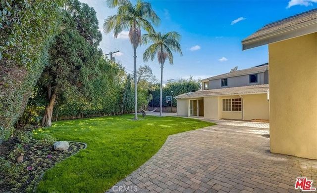 1212 San Vicente, Santa Monica, CA 90402