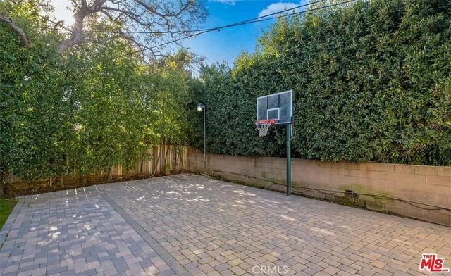 1212 San Vicente, Santa Monica, CA 90402